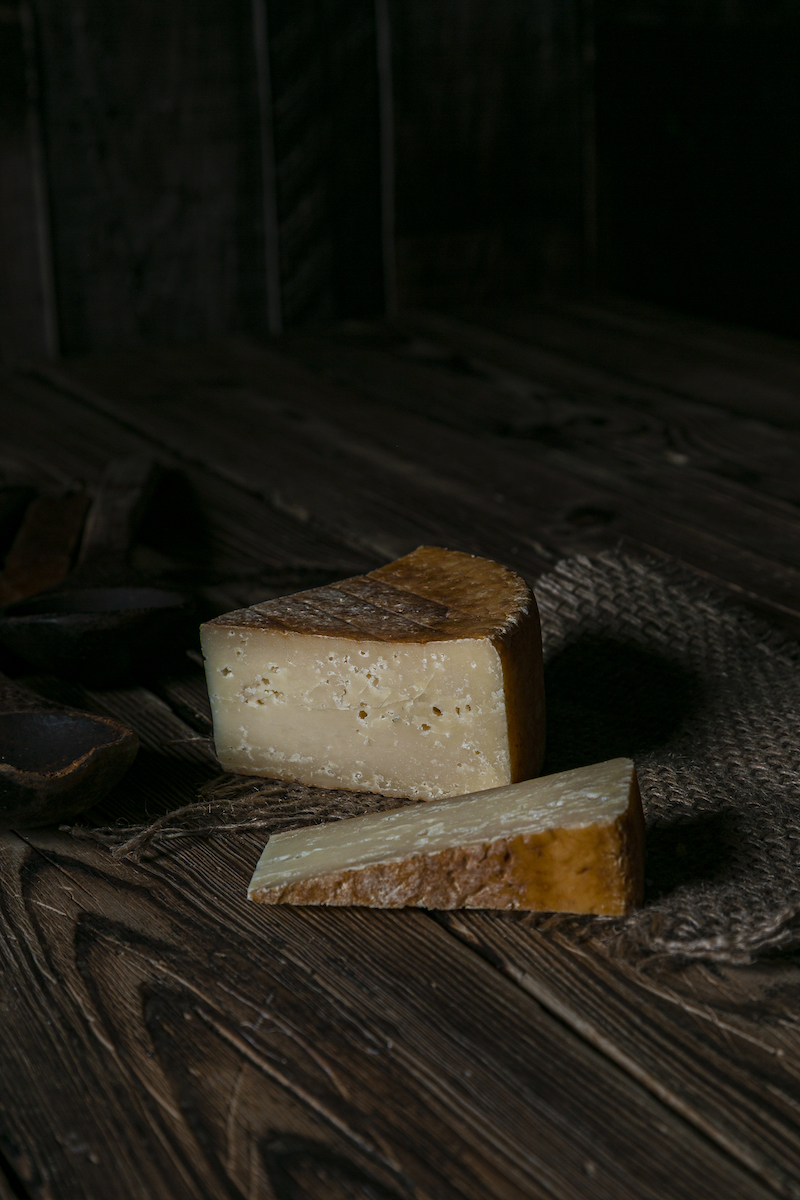 Cietais siers SOIRA "Tomme", ~1kg